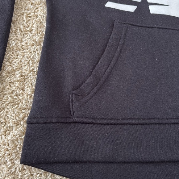 New Balance | Black Hoodie - Picture 4 of 8